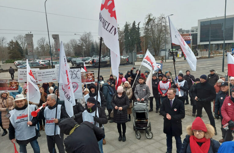 Manifestacja „Tak dla Edukacji, Nie dla Deprawacji” w Olsztynie