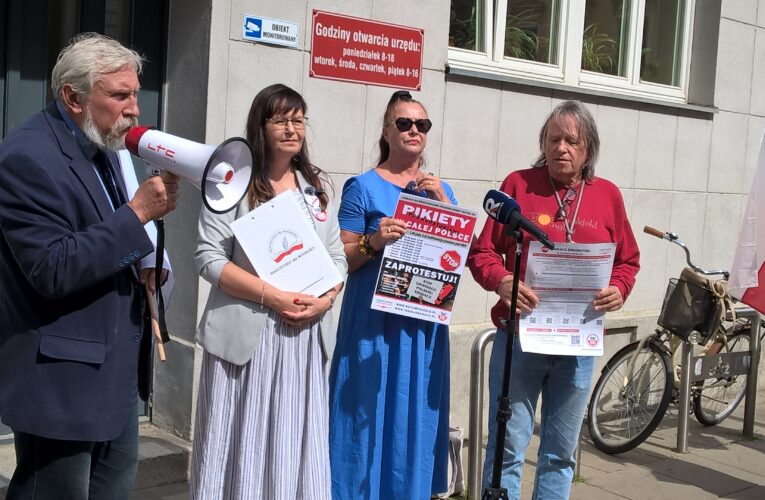 Sprawozdanie z pikiety pod Łódzkim Kuratorium Oświaty